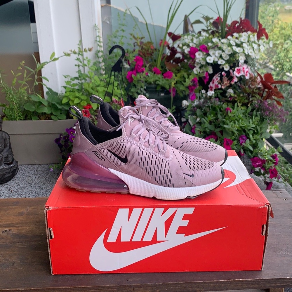 Nike Air270 size 6Y/8W